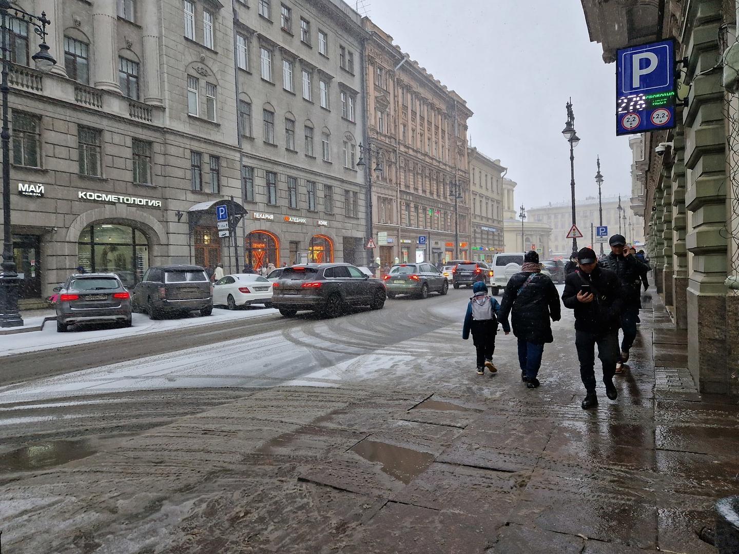 Днем в четверг в Петербурге ненадолго выглянет солнышко, но будет холодно